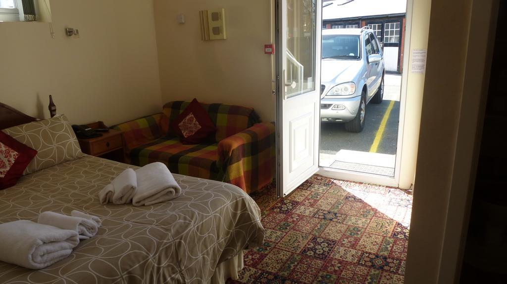 Whitehall Guest House Колвин Бэй Экстерьер фото