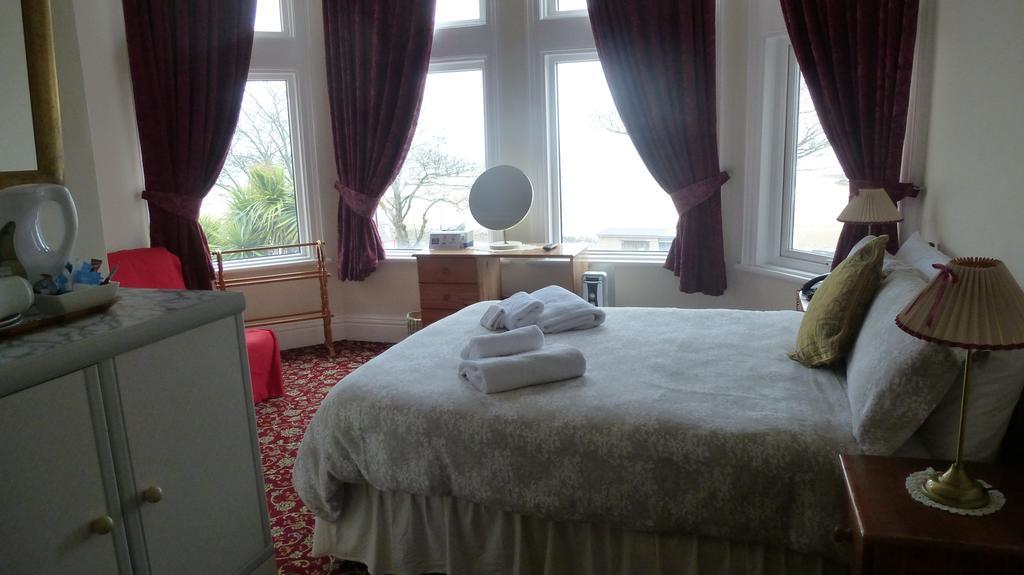 Whitehall Guest House Колвин Бэй Экстерьер фото